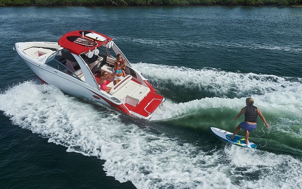 inshore yachts cobalt boat R5 WSS Surf golfe juan côte d'azur